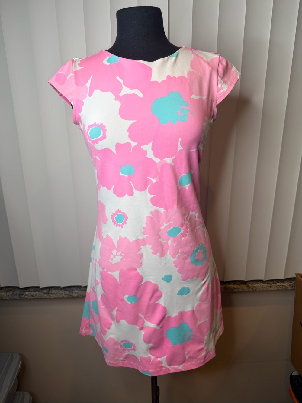 Mahi Gold Pink Floral Shift Resortwear Dress Size Small